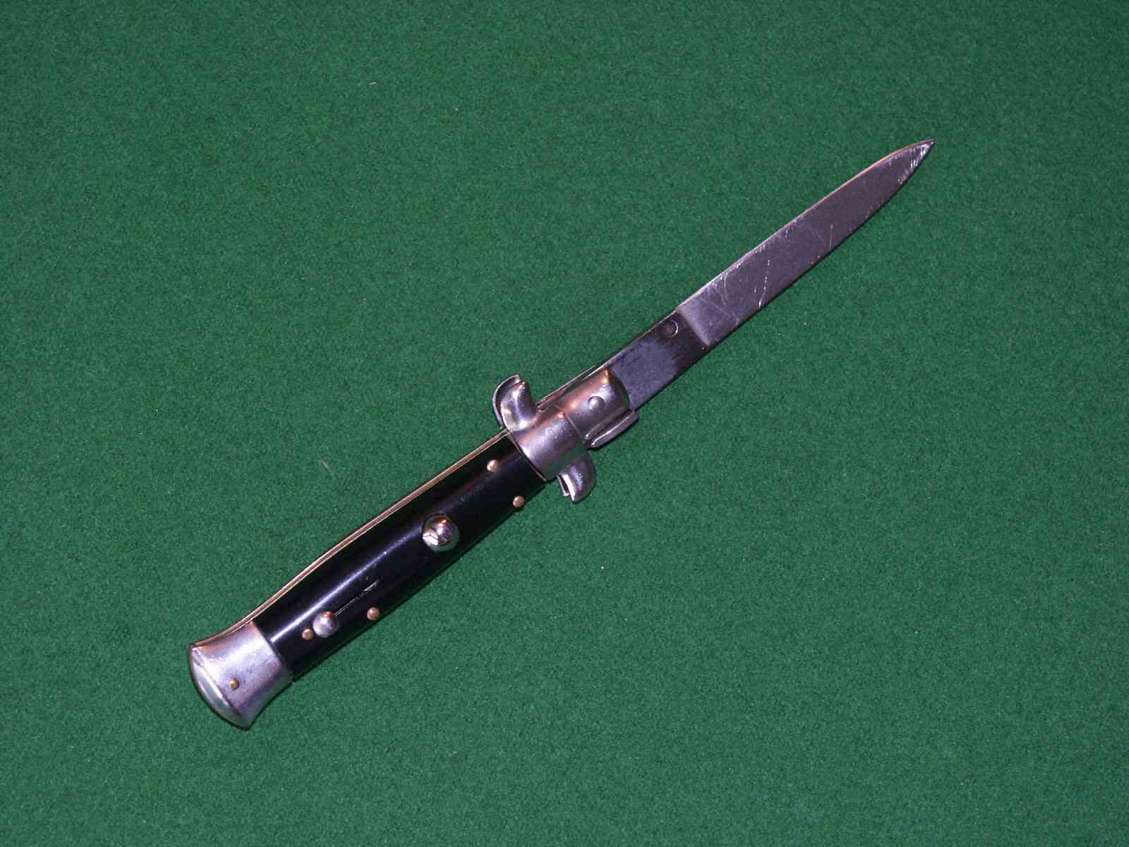 {short description of image}