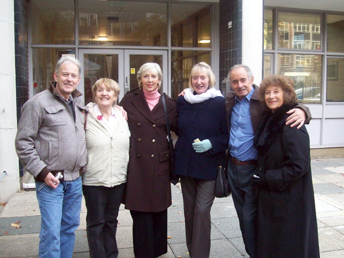 {short description of image}