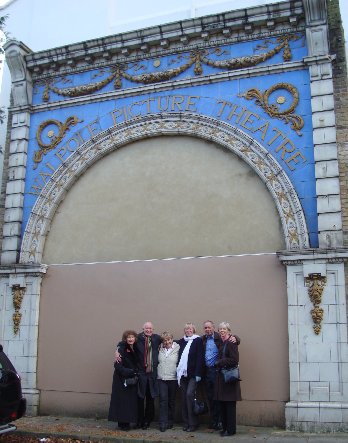 {short description of image}